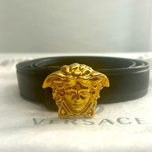 Versace Medusa Head Leather Belt 95/38 Like New